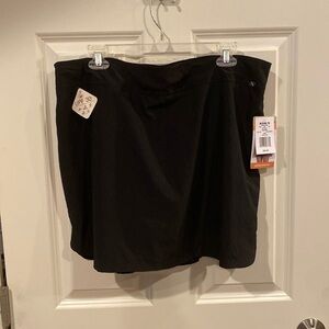 XXL Zero Xposur black action skortini - new with tags